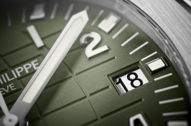 Patek Philippe Aquanaut Automatique Green – gallery view