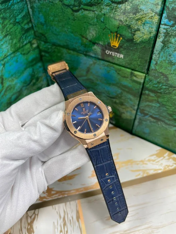 Montre Hublot Classic 36mm Bleu Pour Femme – main view