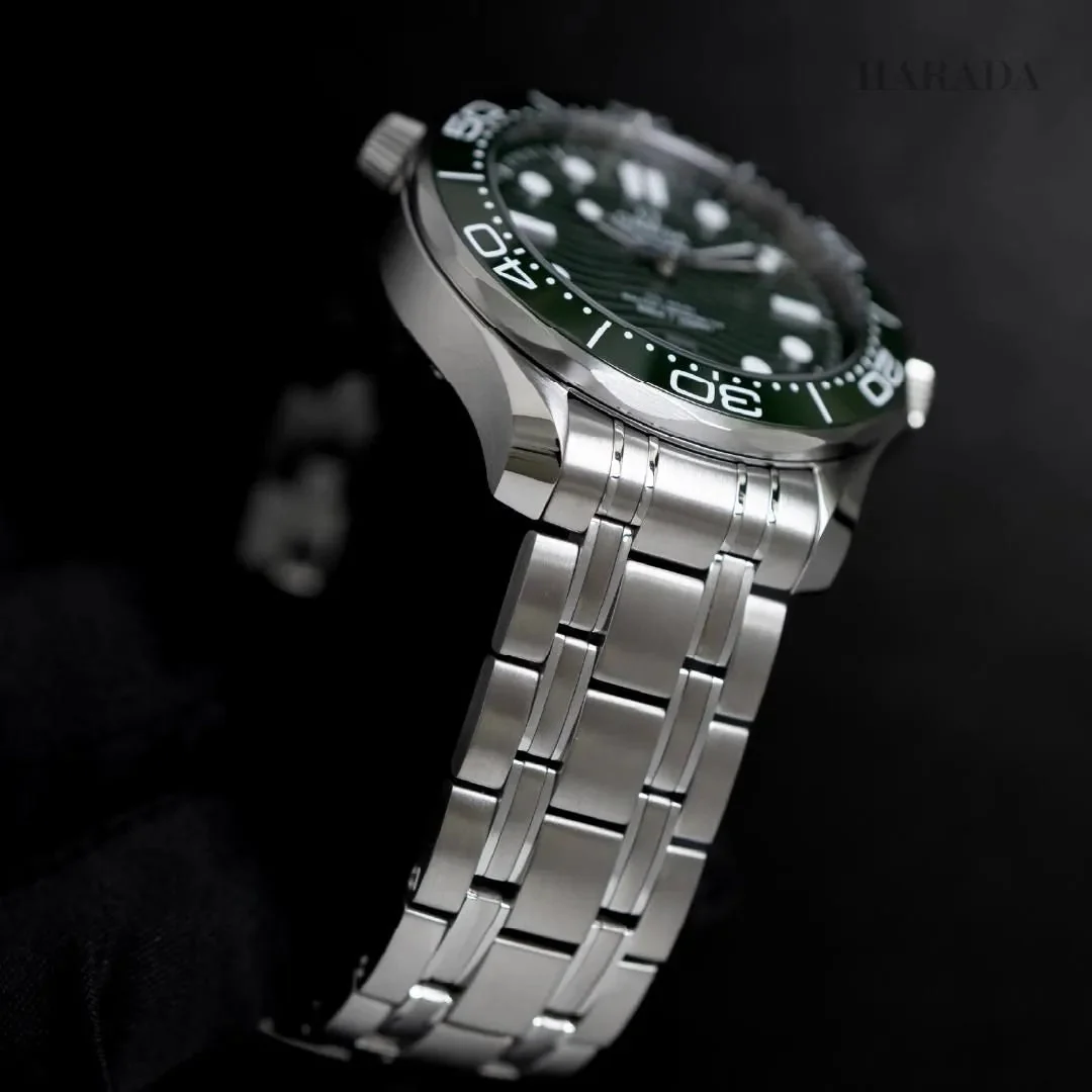 OMEGA Seamaster Green Dial Steel Bracelet – gallery view