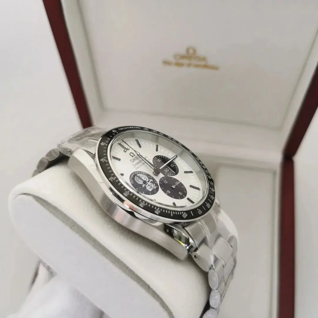 OMEGA SPEEDMASTER ANNIVERSARY SERIE – gallery view