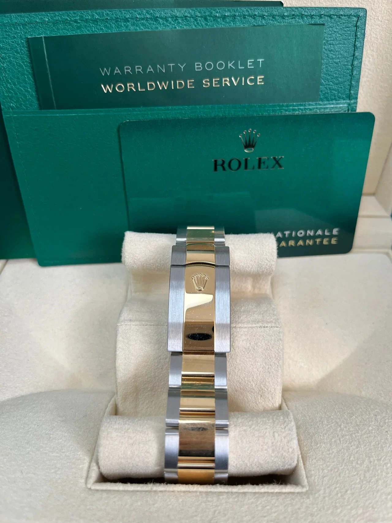 ROLEX Datejust 41mm Wimbledon Two Tone Gold / Silver Oyster – gallery view