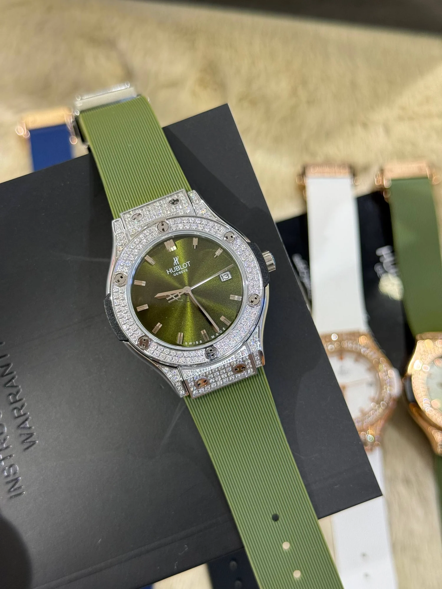 HUBLOT femme full serti vert / silver – main view