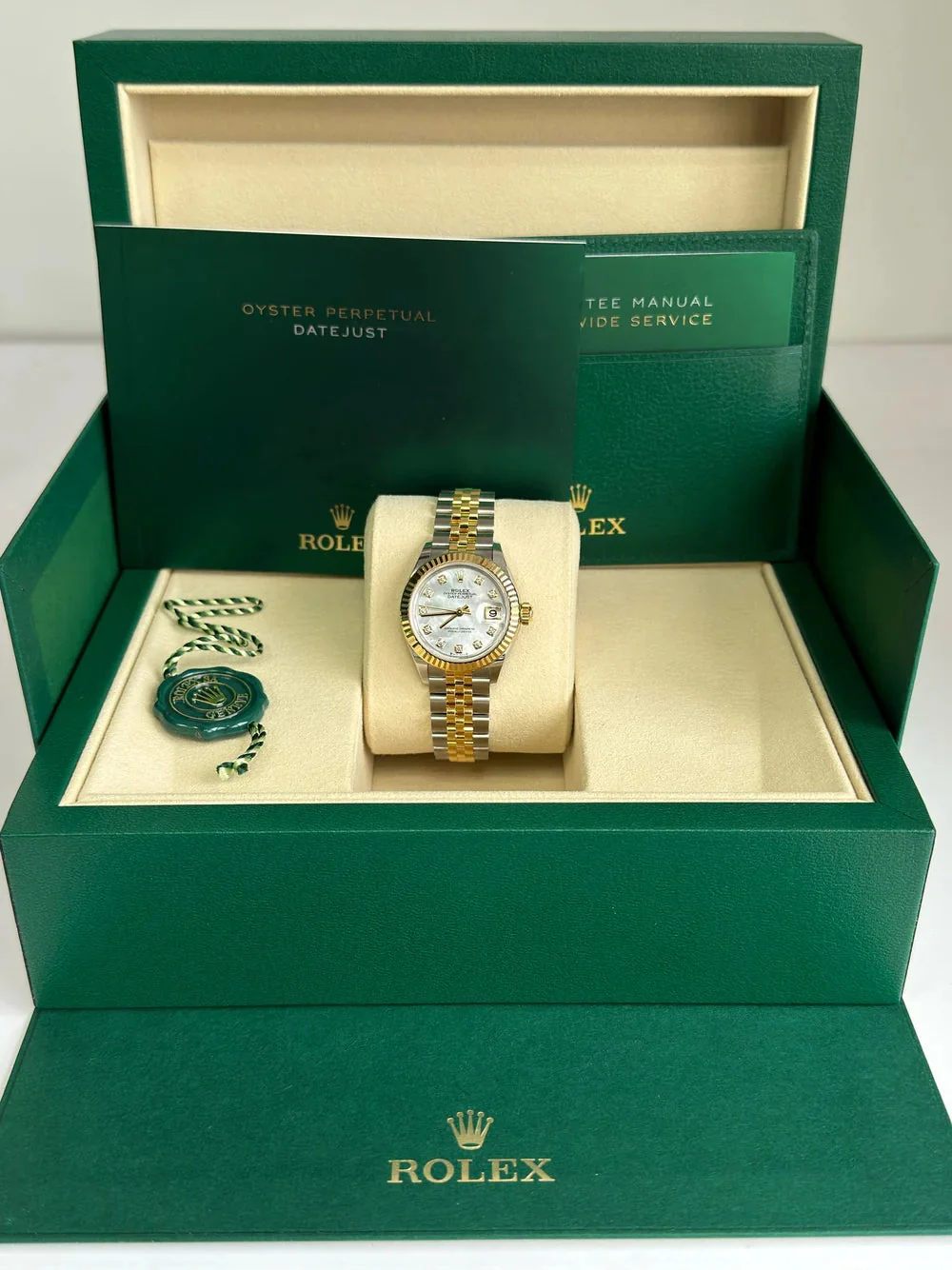 Rolex Datejust 31 Mm Yellow Gold Bezel – gallery view