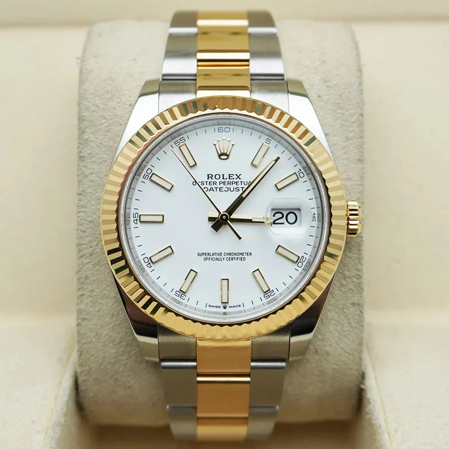Rolex Datejust 41mm White Dial Fluted Bezel – gallery view