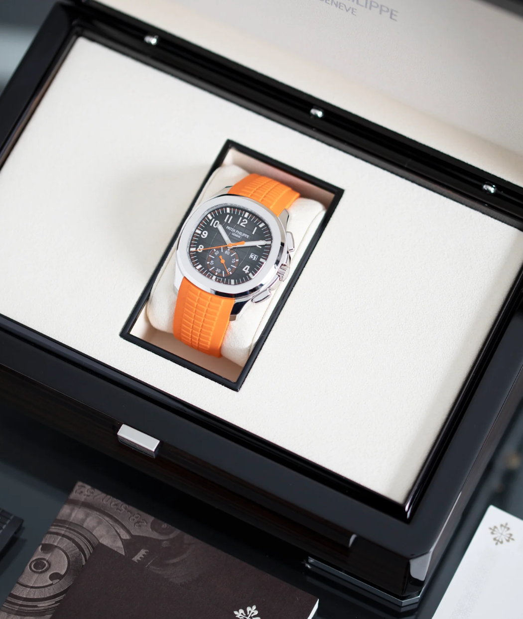 Patek Philippe Aquanaut Automatique – gallery view