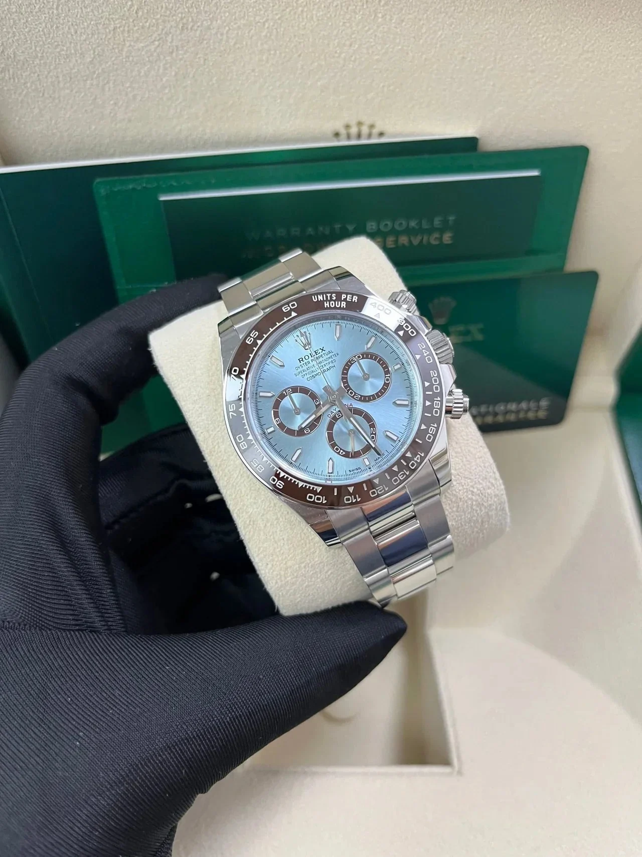Rolex Daytona Cosmographe Blue Glace 116506IB – gallery view