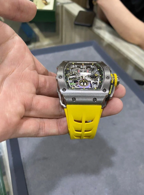 Richard Mille 11-03 Jaune – gallery view