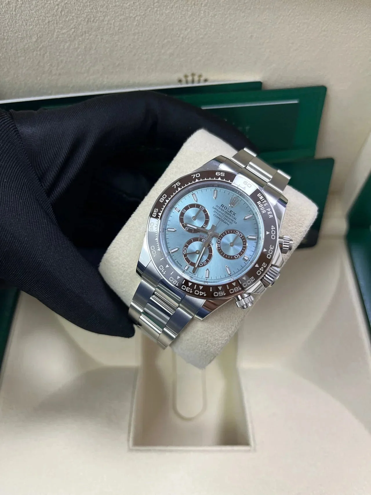 Rolex Daytona Cosmographe Blue Glace 116506IB – gallery view