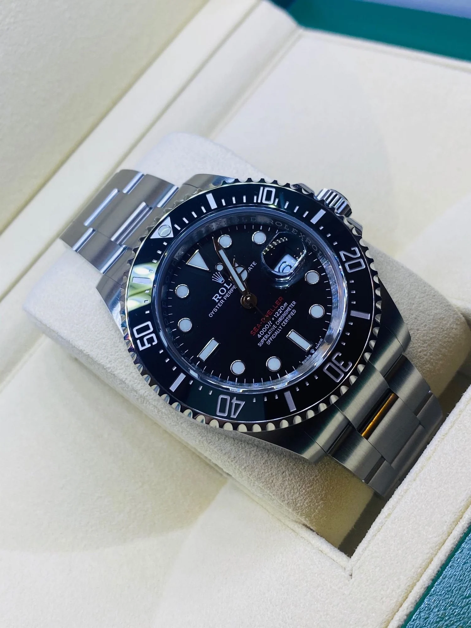 Rolex Sea-Dweller Dial Black 126600-0001 – gallery view