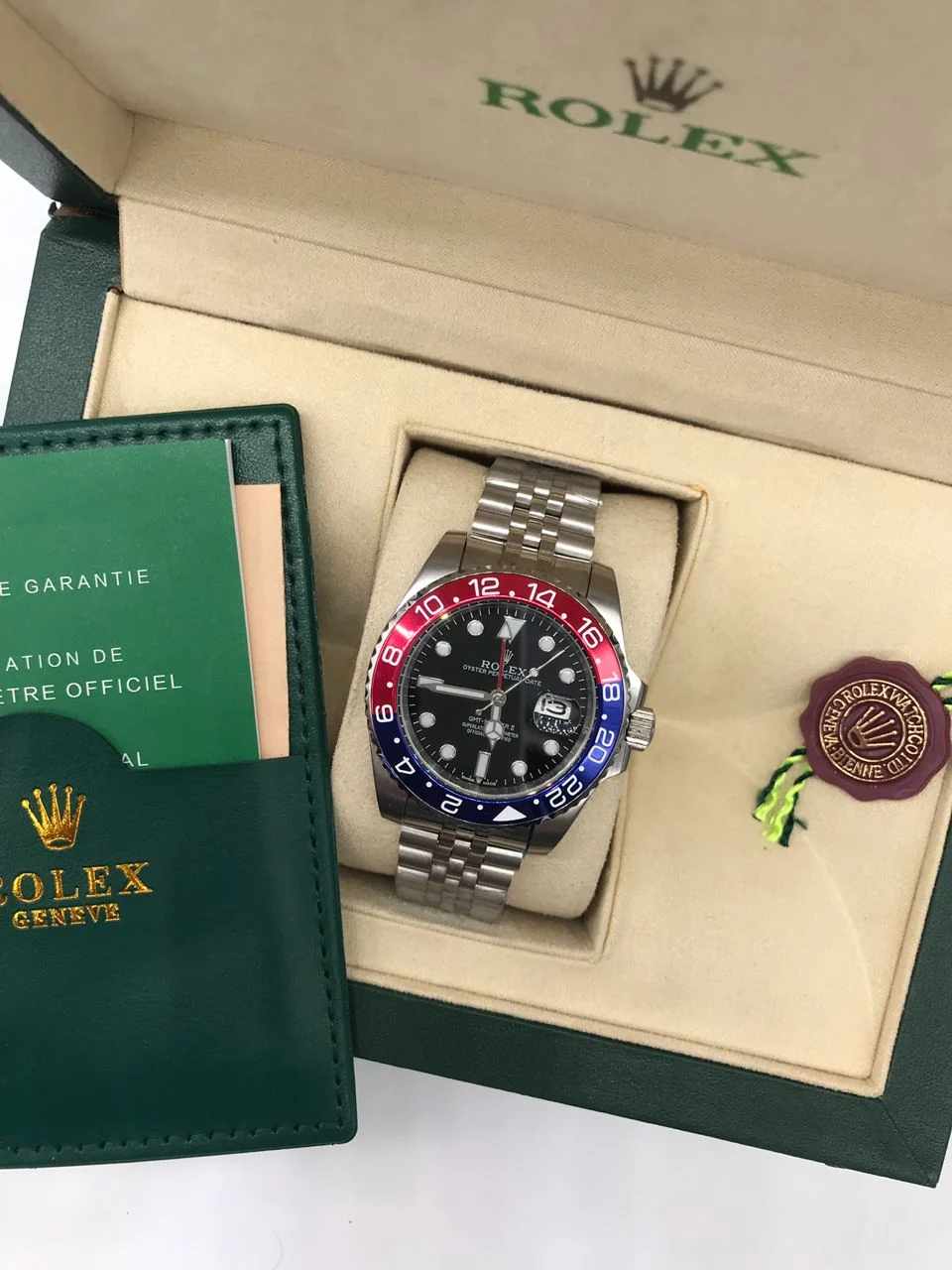 Rolex GMT-MASTER II Pepsi – gallery view