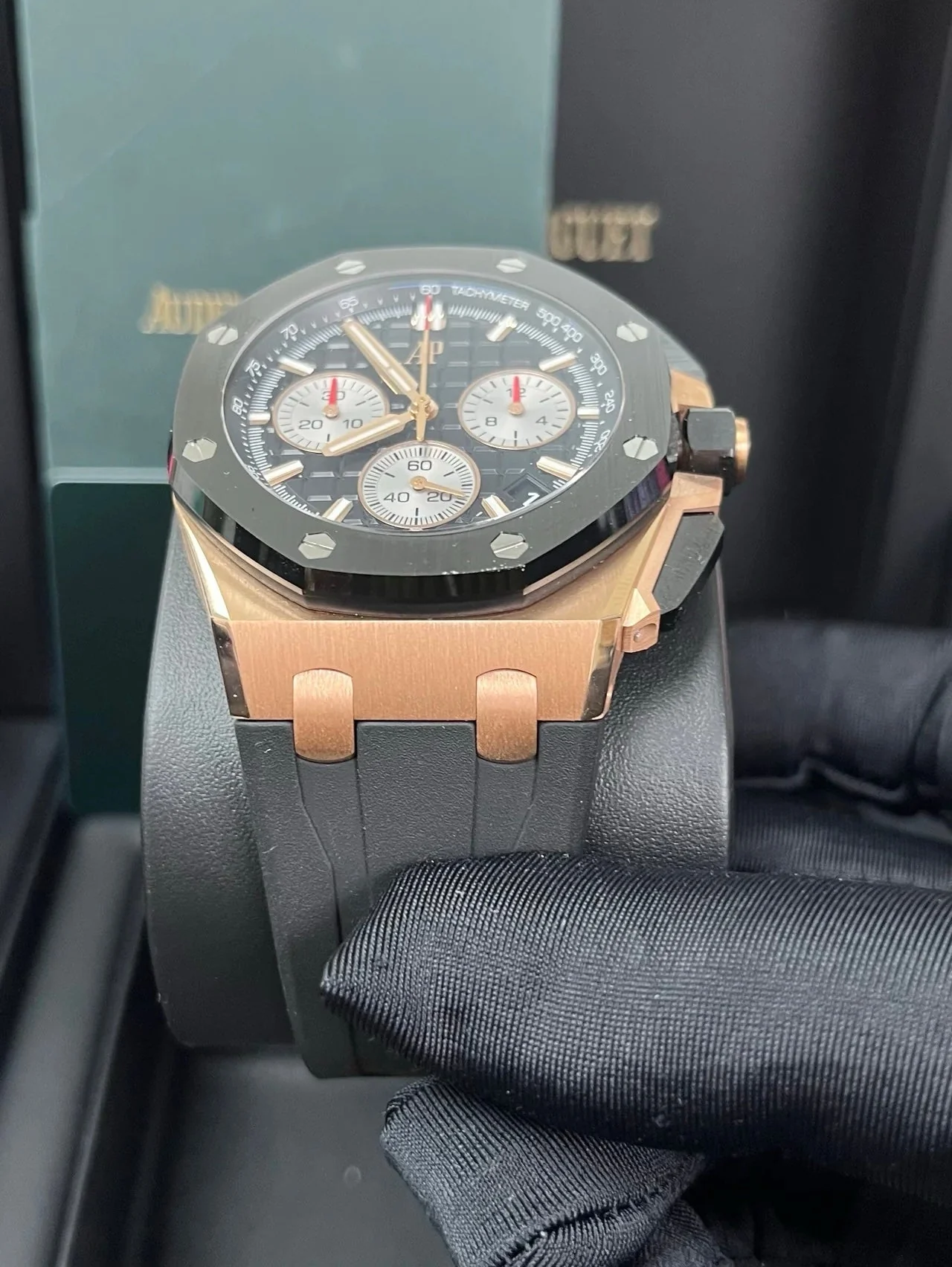 Audemars Piguet Royal Oak chrono bronz/black – gallery view