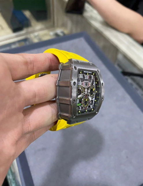 Richard Mille 11-03 Jaune – gallery view