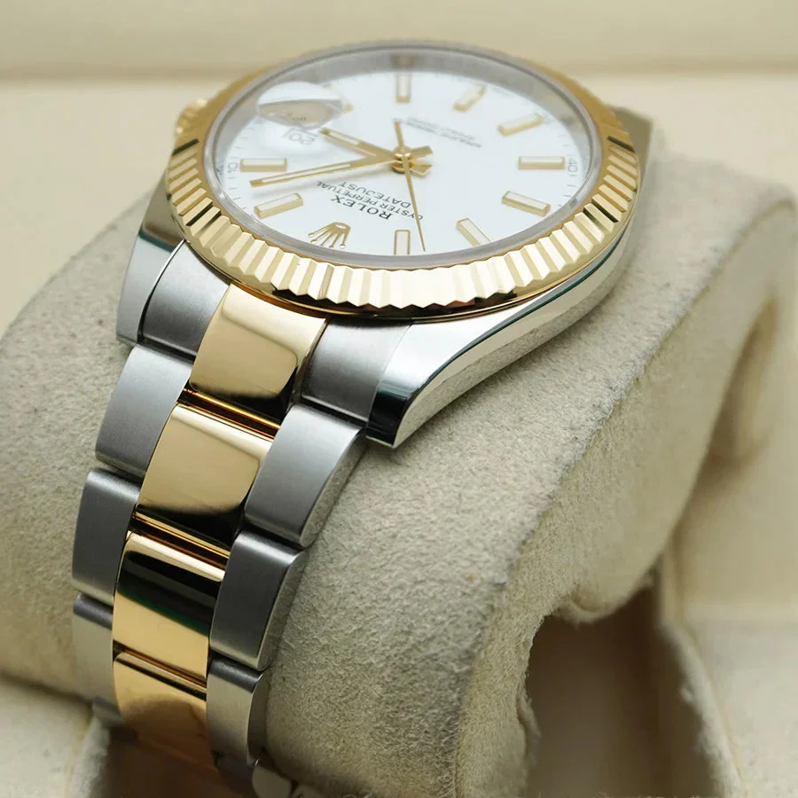 Rolex Datejust 41mm White Dial Fluted Bezel – gallery view