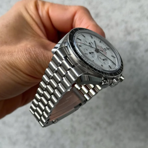 Omega Seamaster diver 300m Silver – gallery view