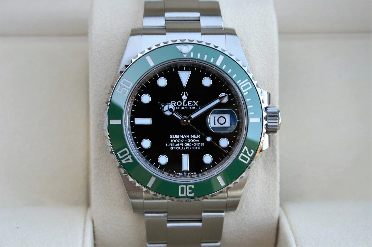 Rolex SUBMARINER Bezel VERTE MODÈLE 16610LV Men's – gallery view