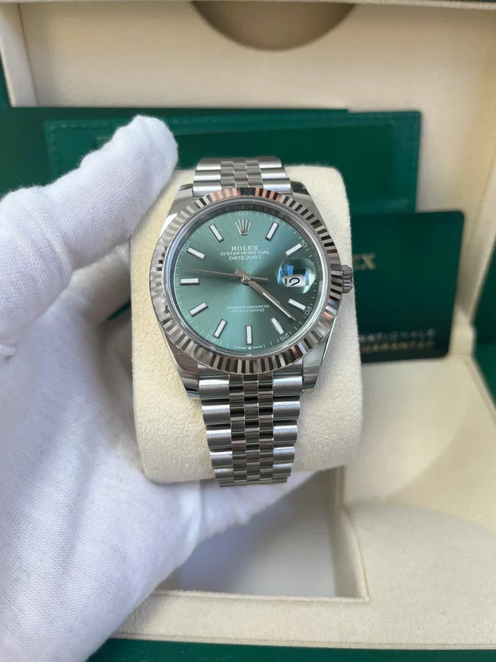 Rolex Datejust 41mm Mint Green Jubilée Men's – gallery view