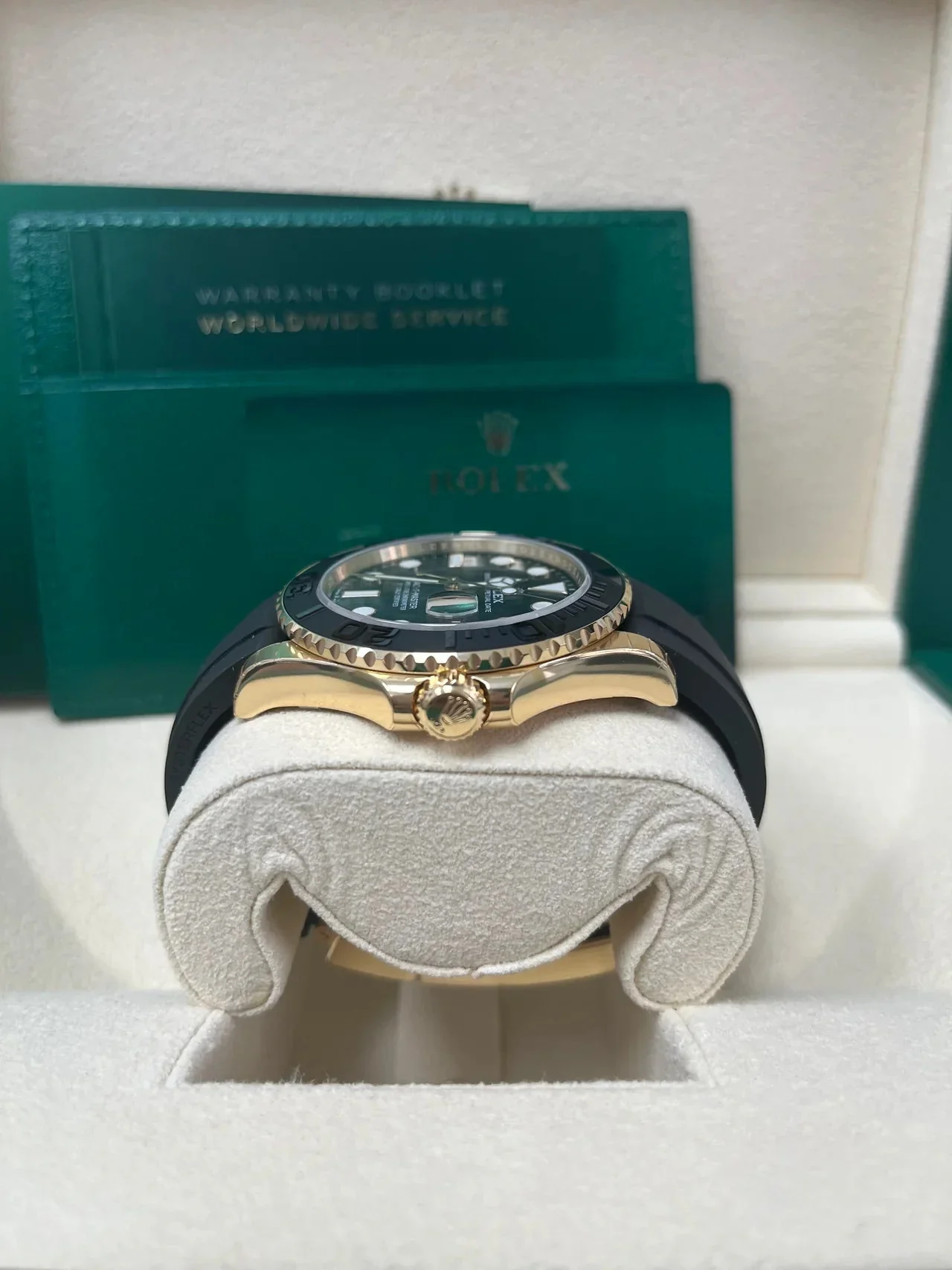 Rolex Yacht-Master Gold Black Dial Oysterflex 226658 – gallery view