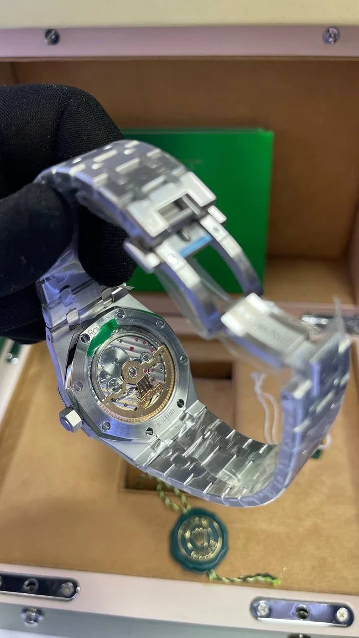 Audemars Piguet Royal Oak «50th Anniversary» – gallery view