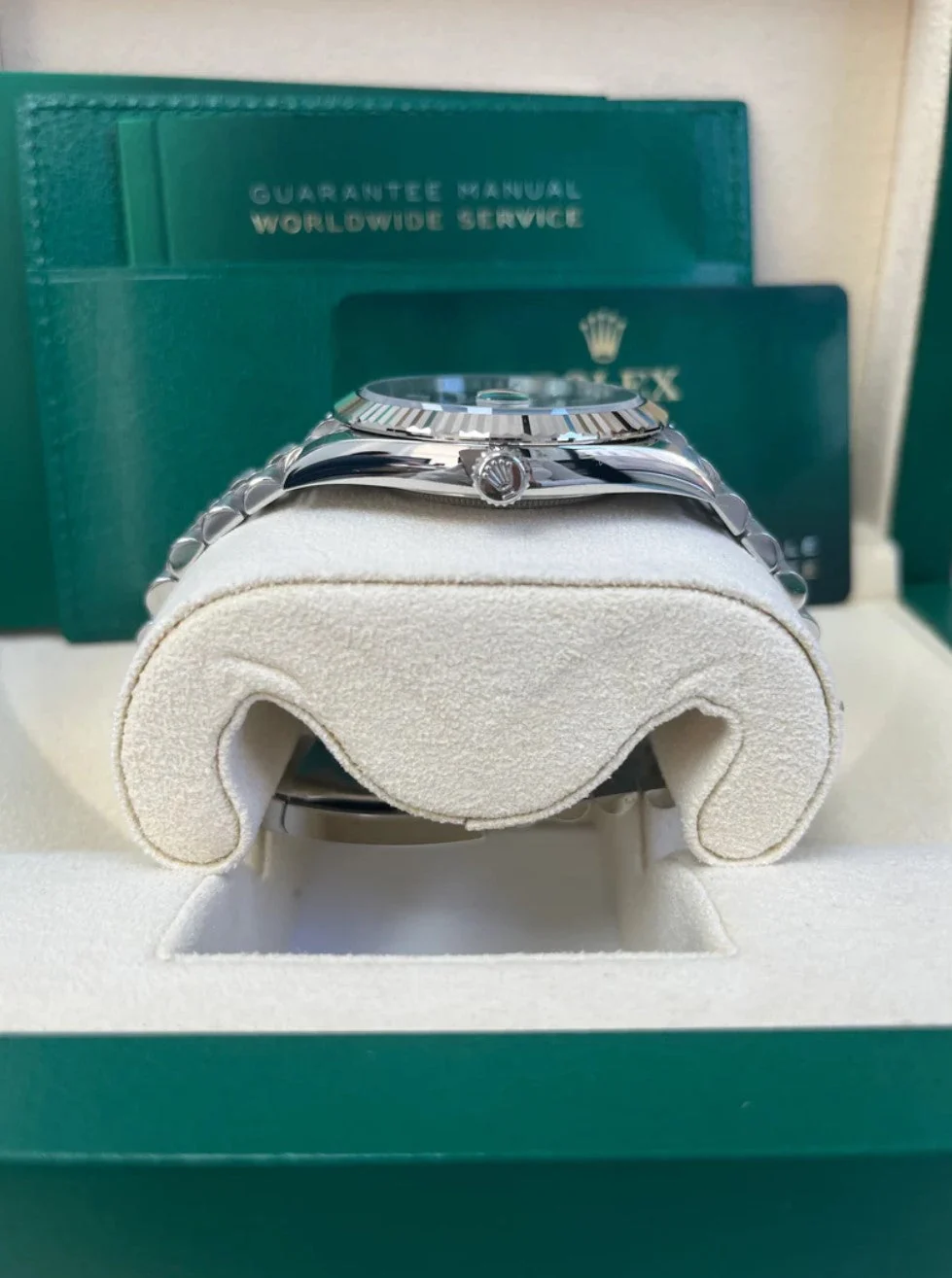 Rolex Datejust 41mm Mint Green Jubilée Men's – gallery view
