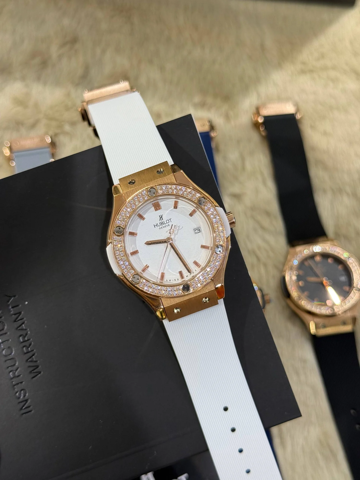 HUBLOT femme white serti – main view