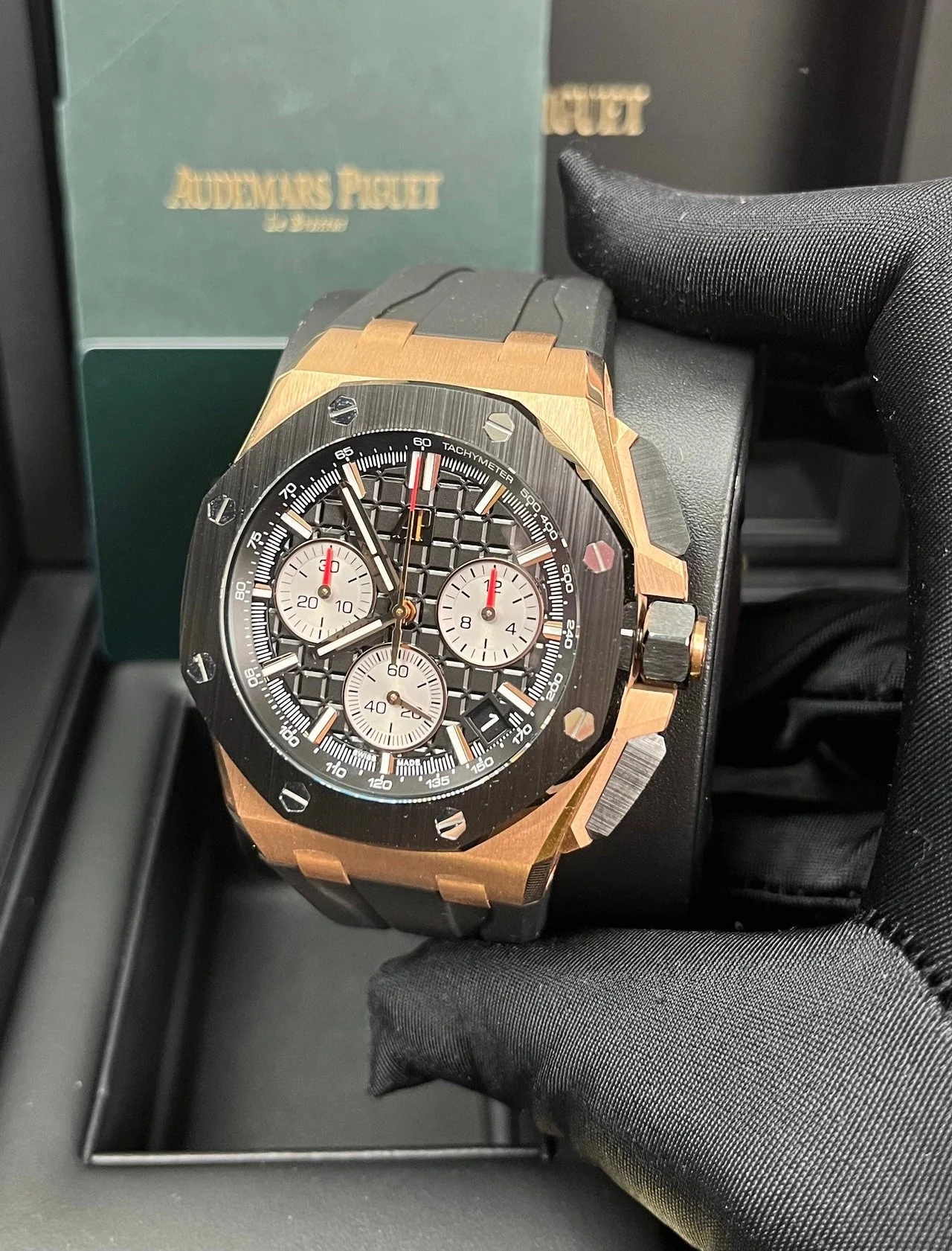 Audemars Piguet Royal Oak chrono bronz/black – gallery view
