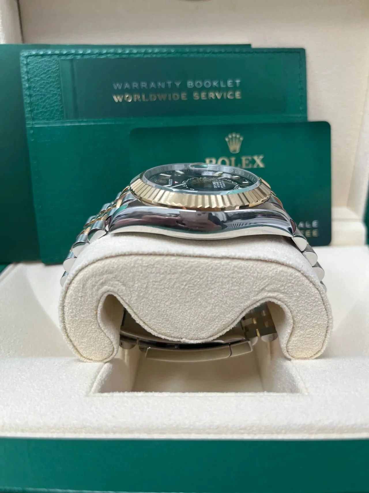 Rolex Sky-Dweller Black Yellow Gold Oyster – gallery view