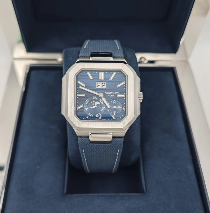 Patek Philippe Cubitus – gallery view