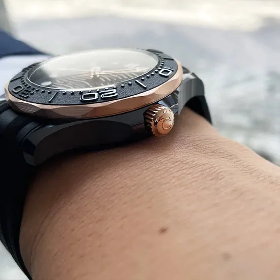 OMEGA SEAMASTER DIVER Full black & Bronze – gallery view
