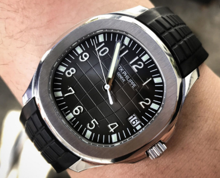 Patek Philippe Aquanaut Automatique – gallery view