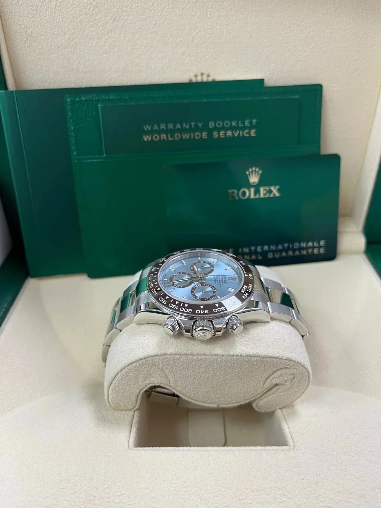 Rolex Daytona Cosmographe Blue Glace 116506IB – gallery view