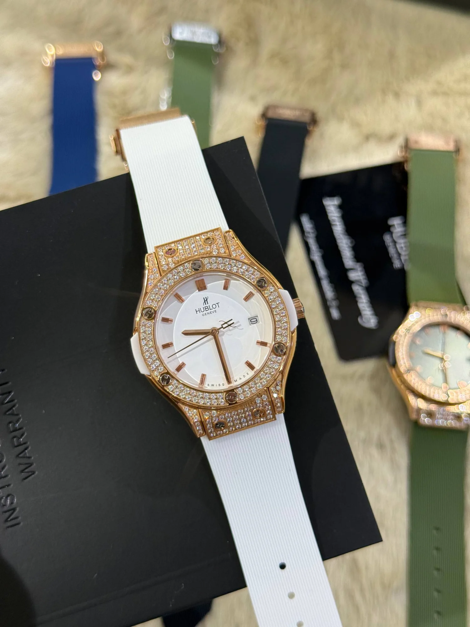 HUBLOT femme full serti blanc – main view