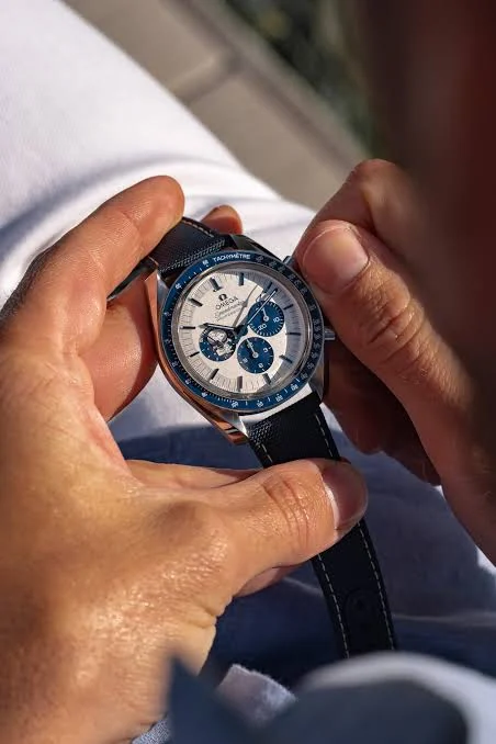 Omega Speedmaster Snoopy bracelet satin – gallery view
