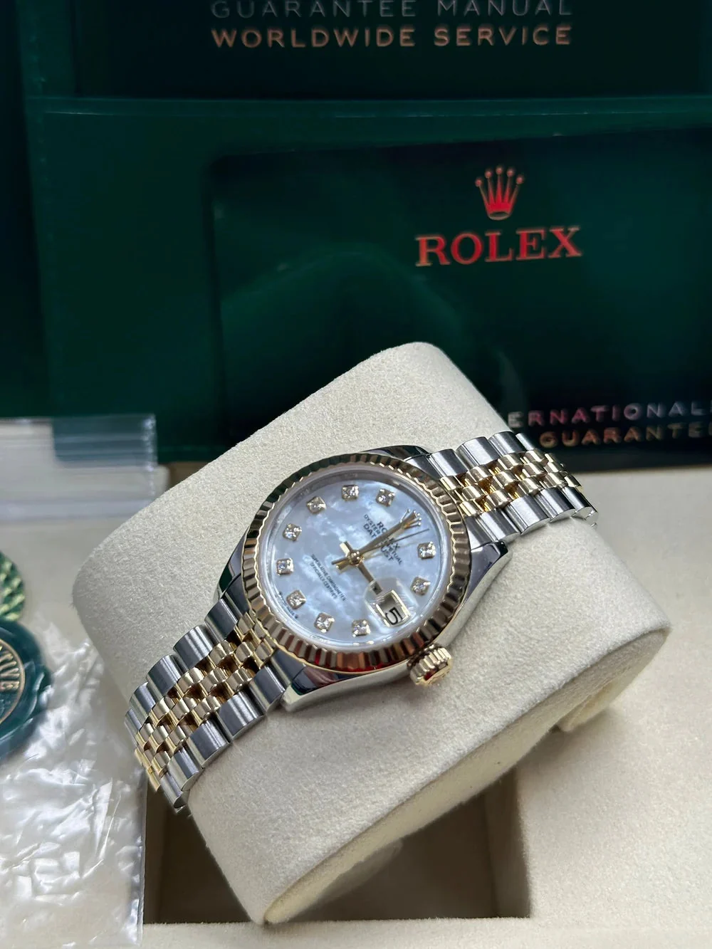 Rolex Datejust 31 Mm Yellow Gold Bezel – gallery view
