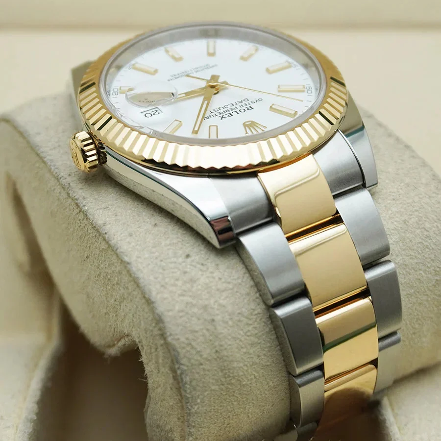 Rolex Datejust 41mm White Dial Fluted Bezel – gallery view