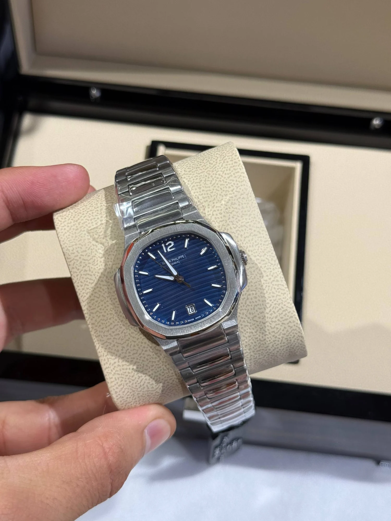 Patek Philippe femme silver / bleu – main view