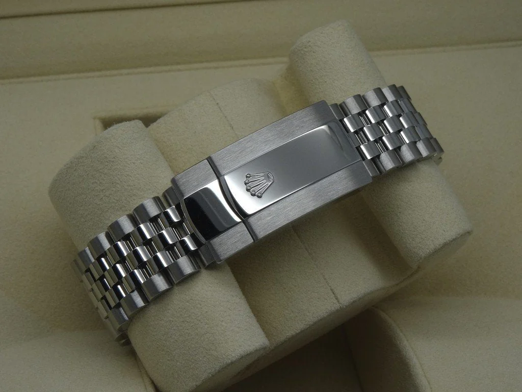 Rolex Datejust 41 White Jubilee Men's – gallery view