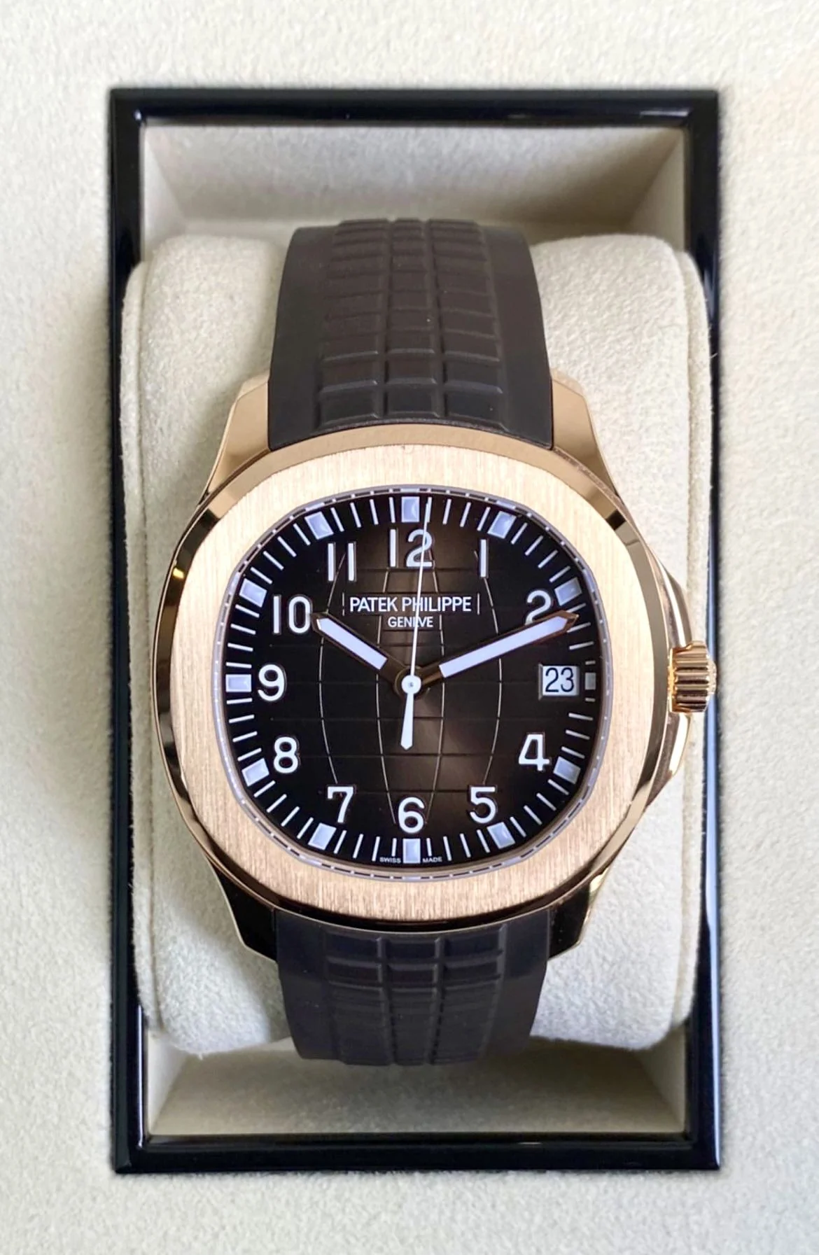 Patek Philippe Nautilus aquanaut Marron – gallery view
