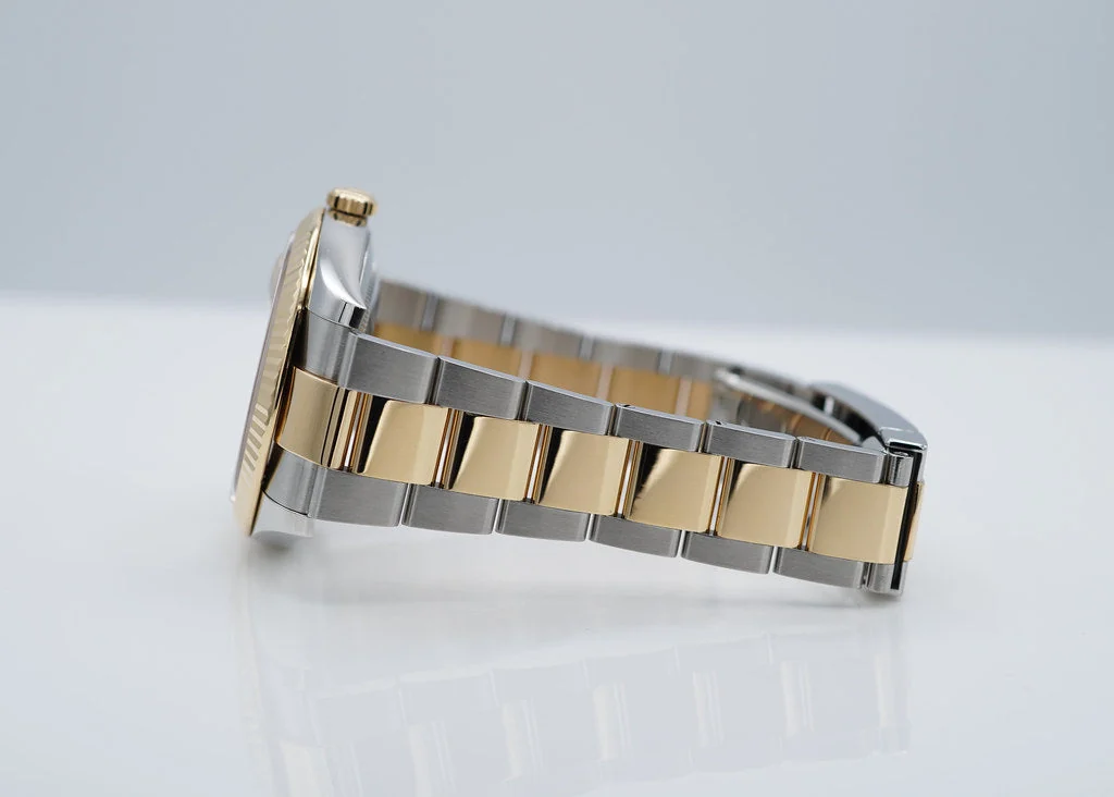 Rolex Datejust 126333 Stainless Steel - Gold Champagne Dial – gallery view