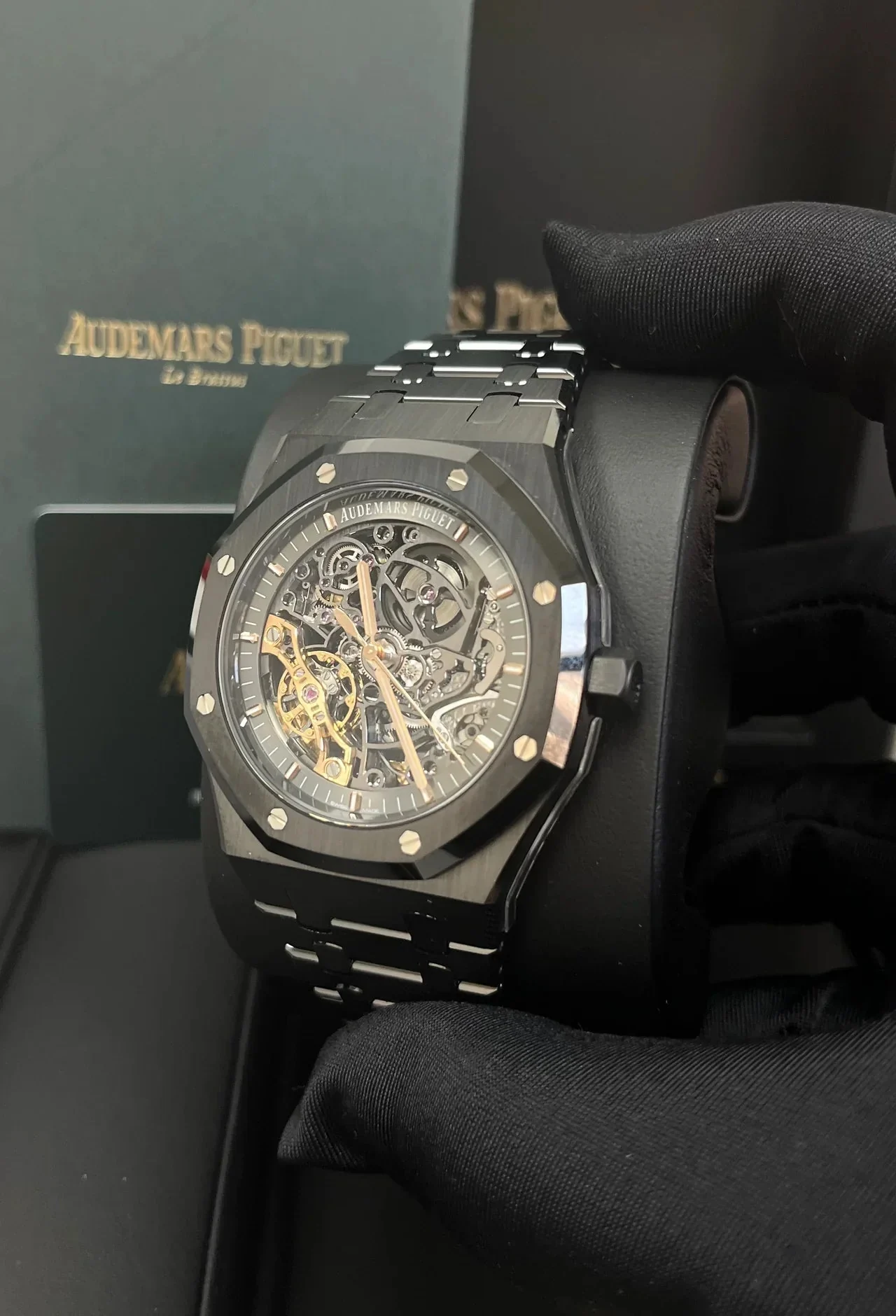Audemars Piguet Royal Oak Skeleton Dial black – gallery view