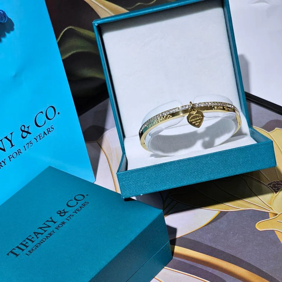 Women's Bracelet — Catalogue No. 8524649496748 — view 1