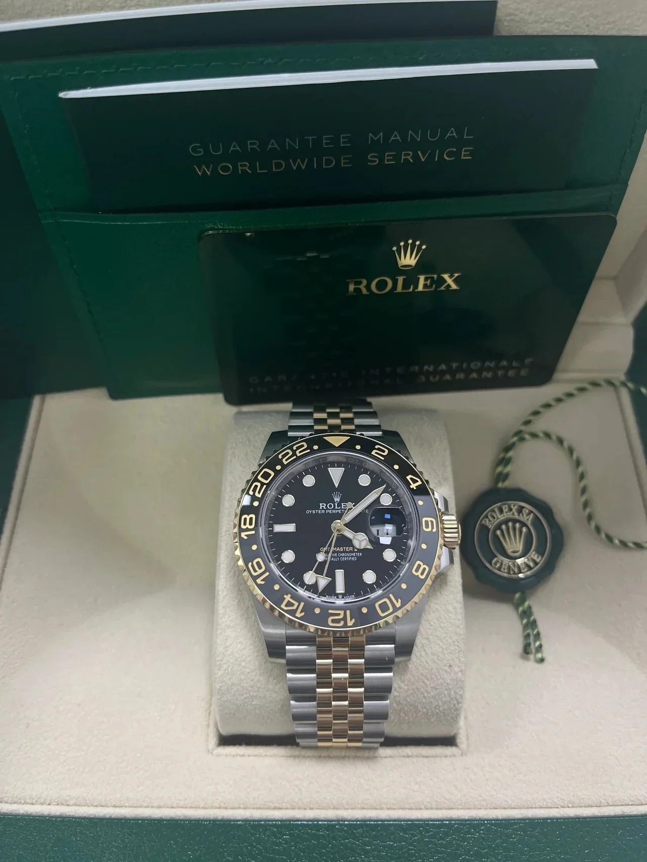 Rolex GMT-Master II Two-Tone Black Jubilee – gallery view