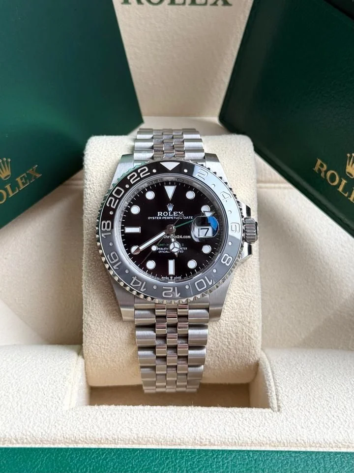 Rolex GMT-Master II Master-Ii Bruce Wayne Jubilee – gallery view