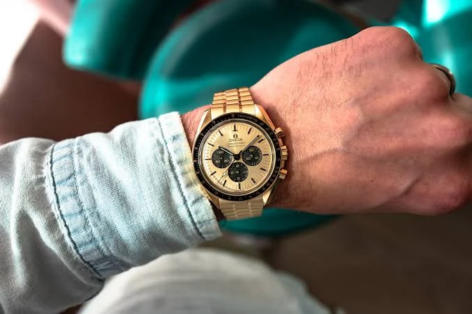Omega Speedmaster Moonshine Bronze – gallery view