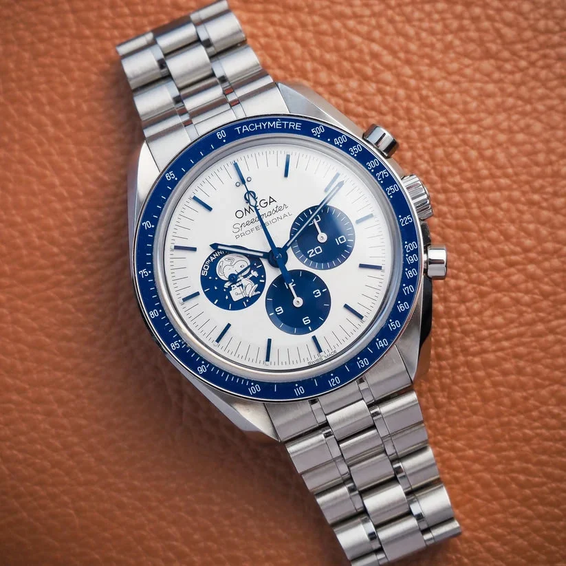Omega Speedmaster Snoopy – gallery view