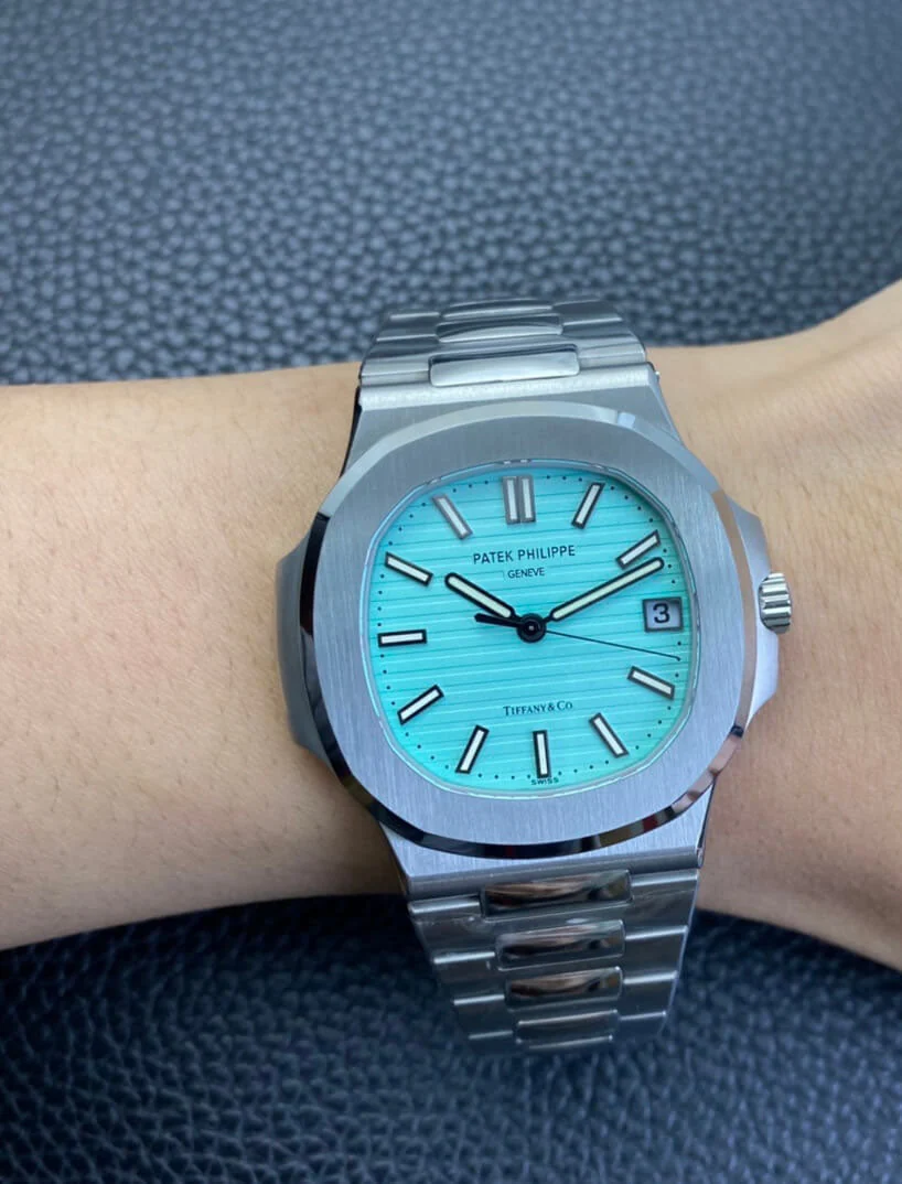 Patek Philippe Nautilus Tiffany – gallery view