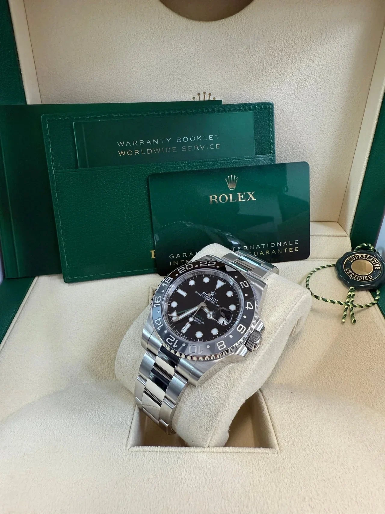 ROLEX GMT-Master II Oyster "Bruce Wayne" 126710GRNR – gallery view