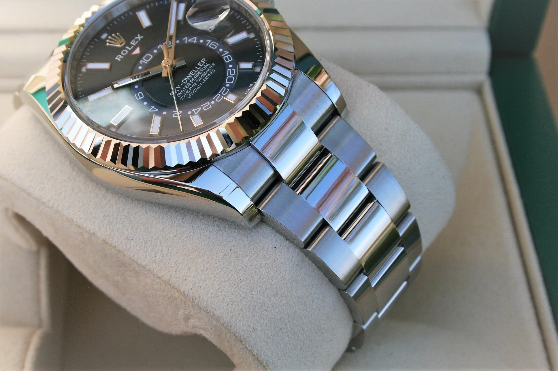 Rolex Sky-Dweller F326934 – gallery view
