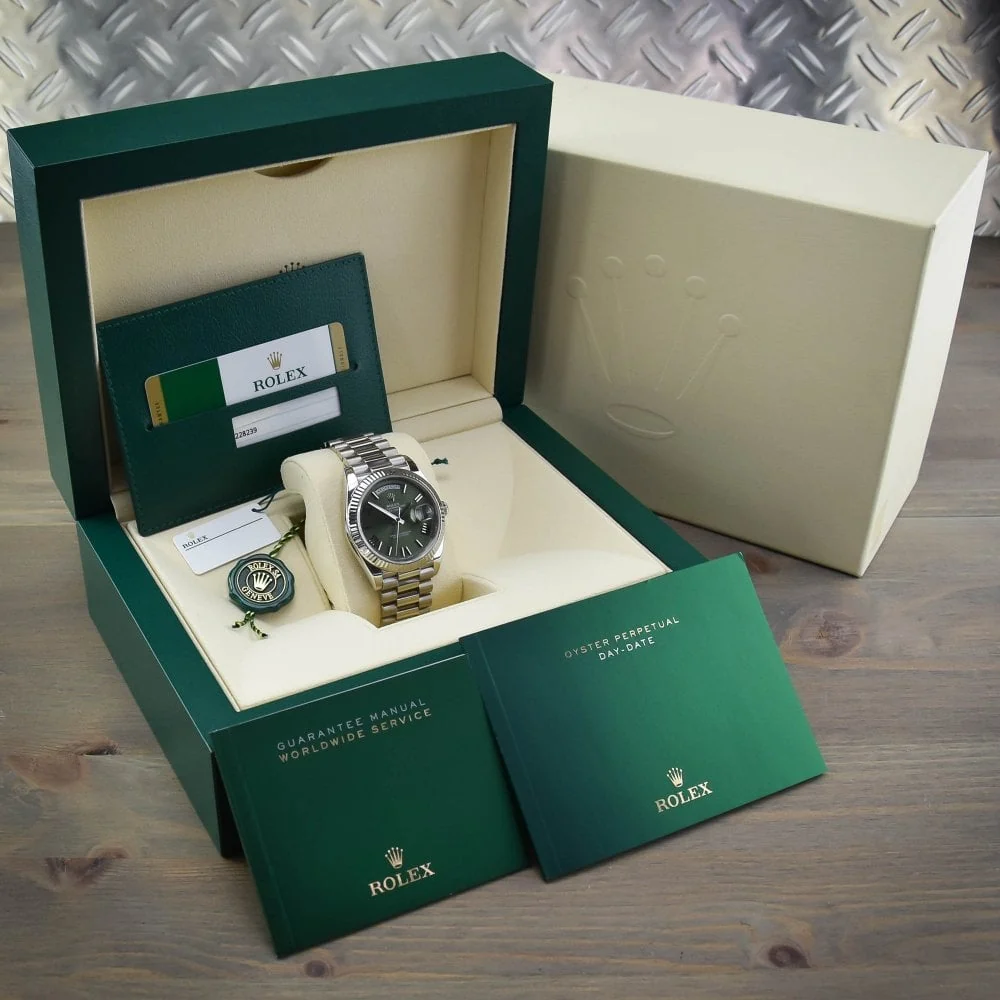Rolex DayDate 40 Green Men's – gallery view