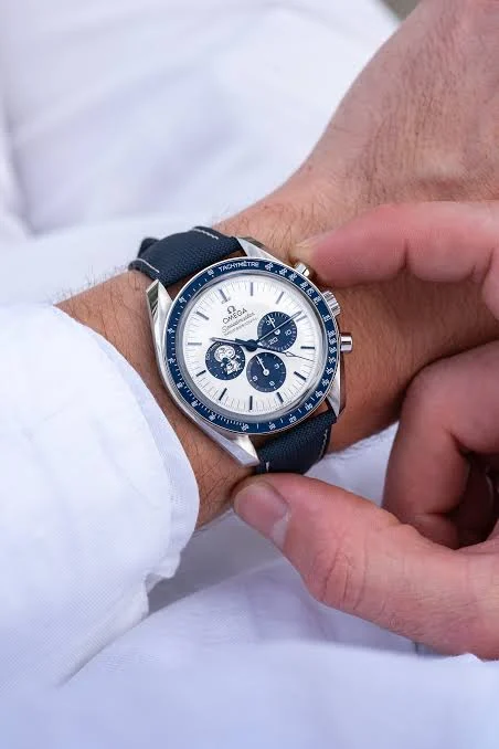 Omega Speedmaster Snoopy bracelet satin – gallery view