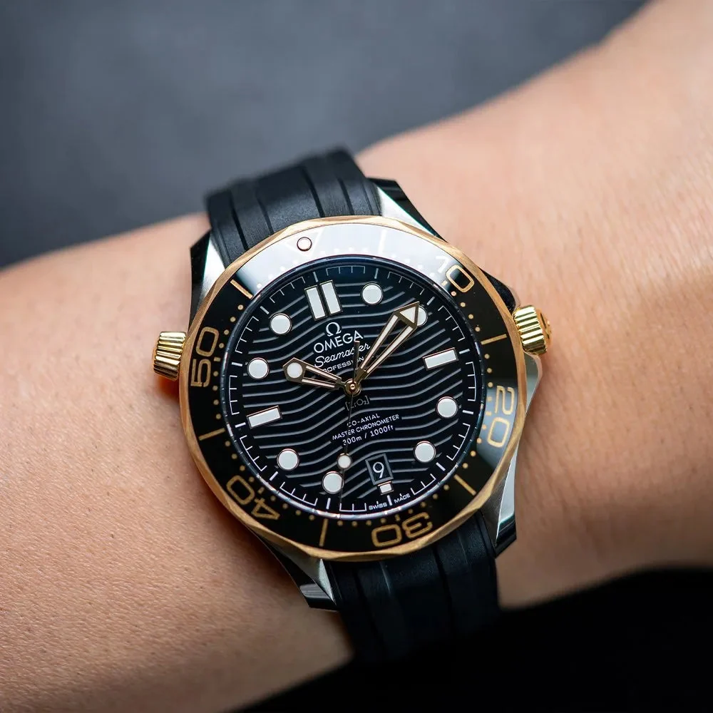 OMEGA SEAMASTER DIVER BLACK GOLD – gallery view